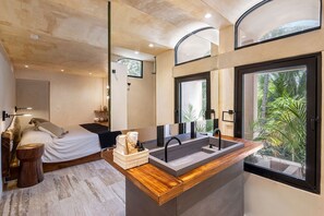 5 makuuhuonetta, tallelokero huoneessa, ilmainen Wi-Fi, vuodevaatteet