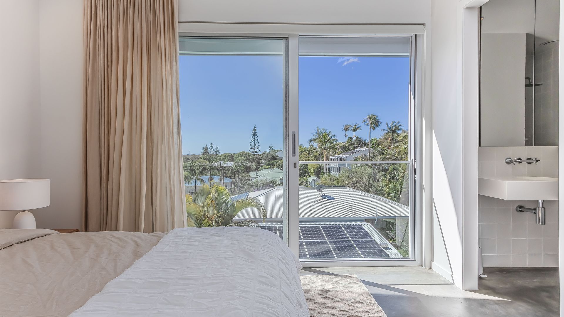 Fer et planche à repasser, Wi-Fi, draps fournis