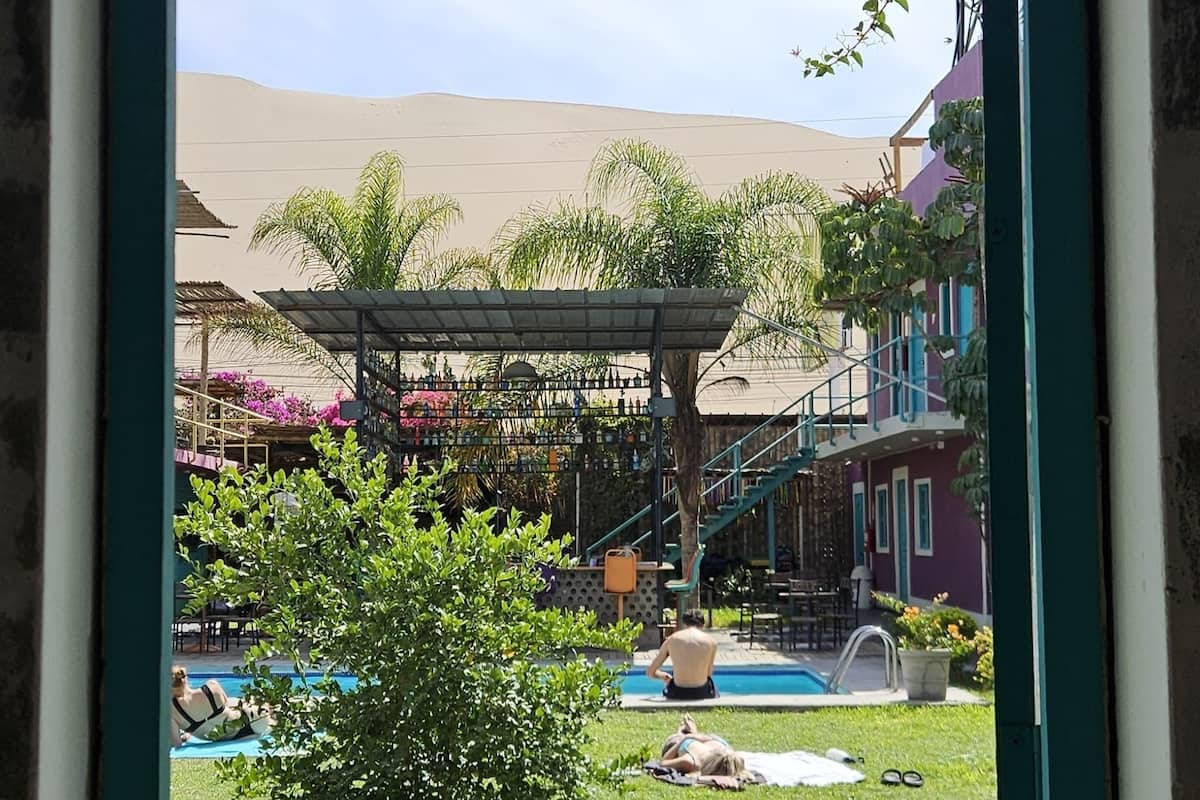 Quarto casal conforto, vista para o jardim | Wi-Fi de cortesia