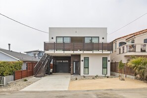 Exterior - Modern Coastal Retreat with Views – Furnished 2BR 2BA - 30+ Day Rental (Morro Bay)