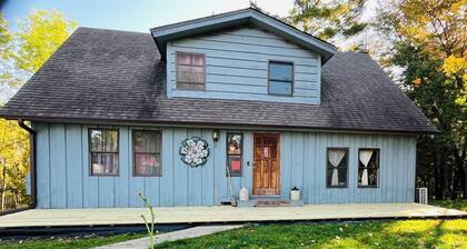3BR Farmhouse Retreat
Country comfort with farm animals, trails & cozy spaces
