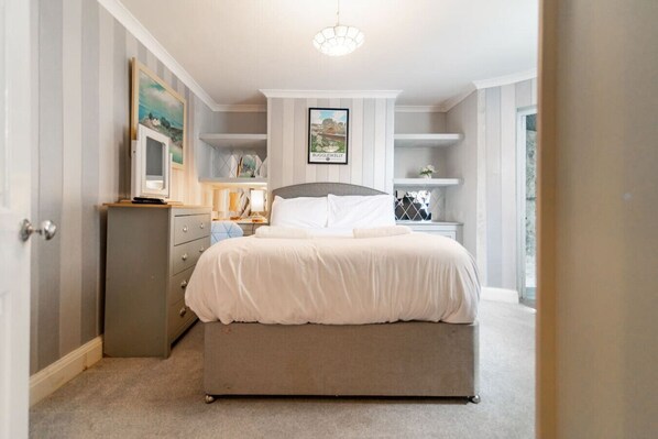 6 chambres, bureau, fer et planche à repasser, Wi-Fi