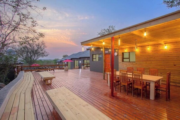 Outdoor dining