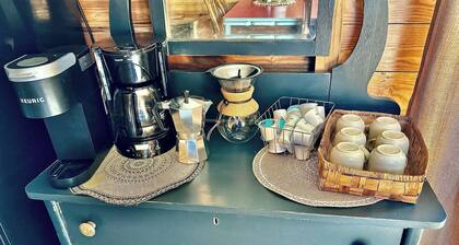 Santa Fe Chief Traincars Private and Secluded Retreat in the Country.