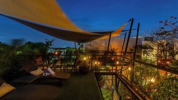 Casa Burbuja Sol | Terraza o patio