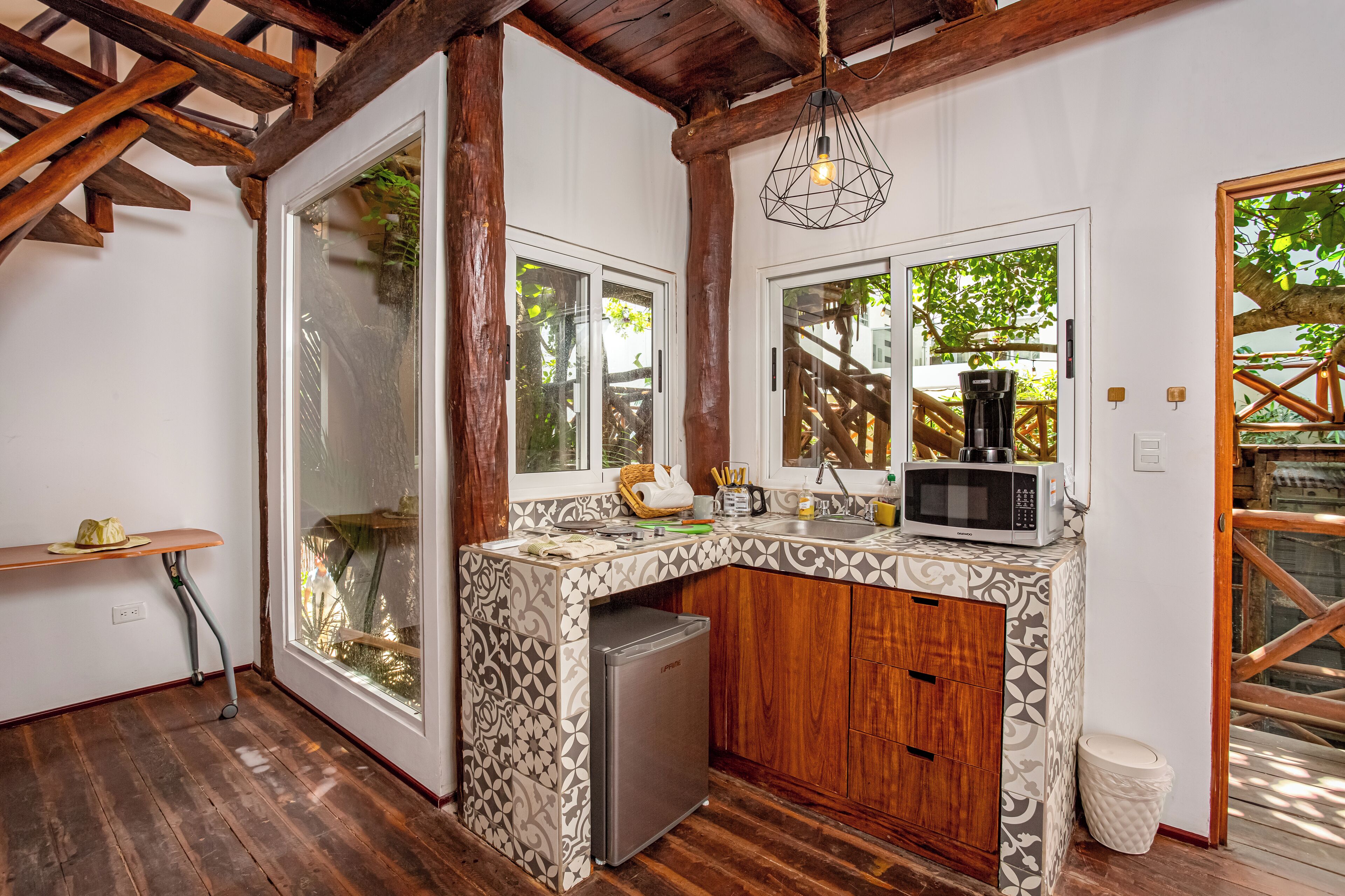 Casa del Árbol Tierra | Eigene Küche | Wasserkocher mit Kaffee-/Teezubehör