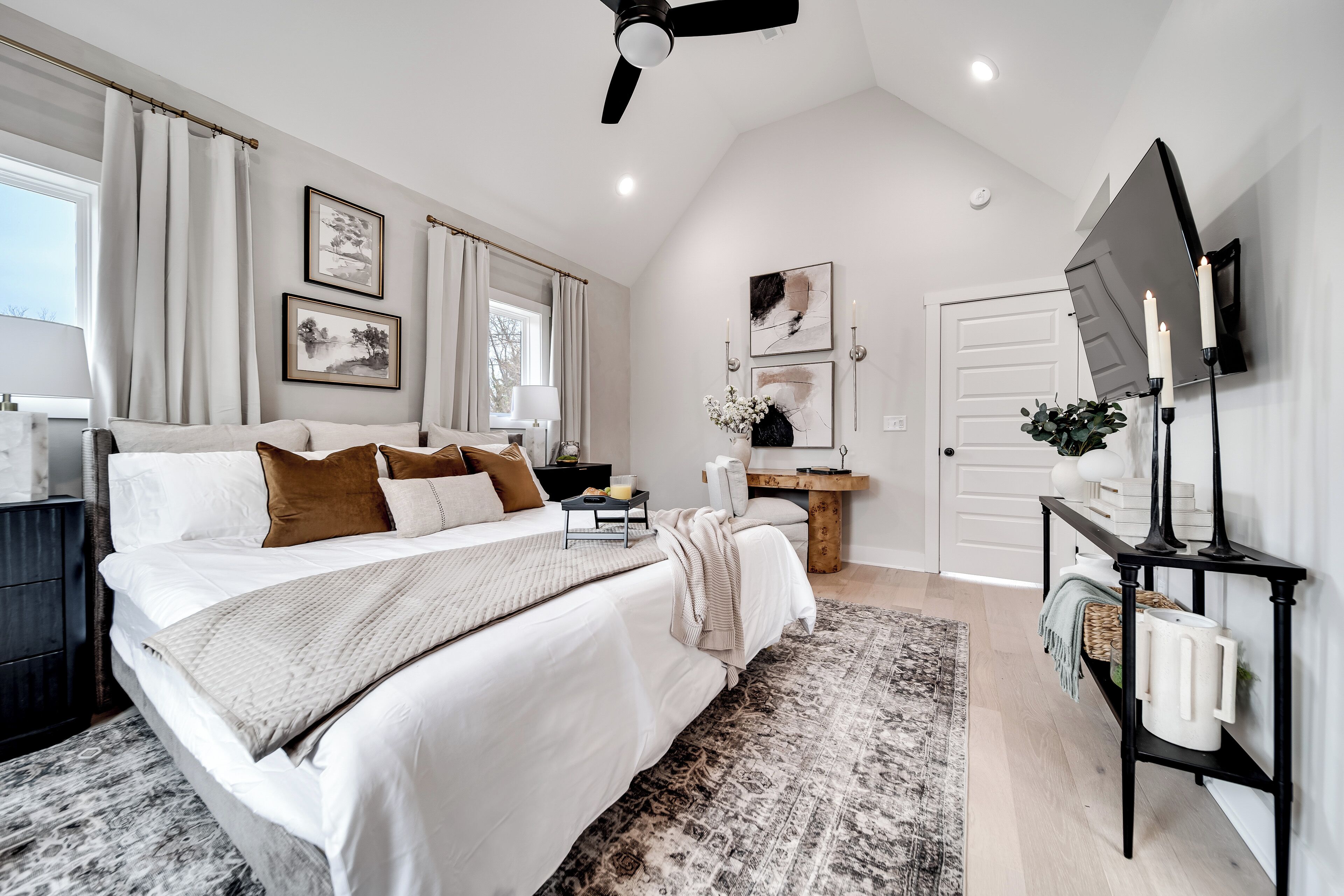 3 chambres, fer et planche à repasser, Wi-Fi, draps fournis