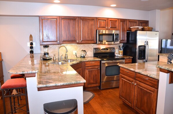 Fridge, microwave, oven, dishwasher