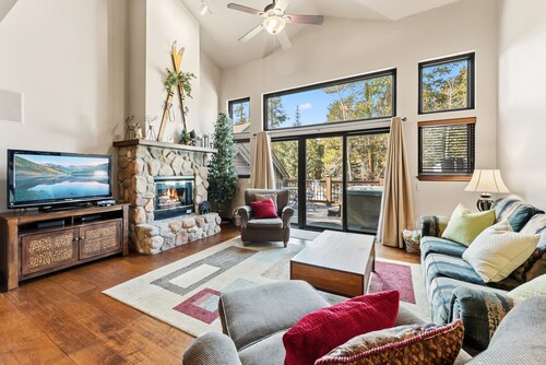 Private Hot Tub | Near Lift/Main St