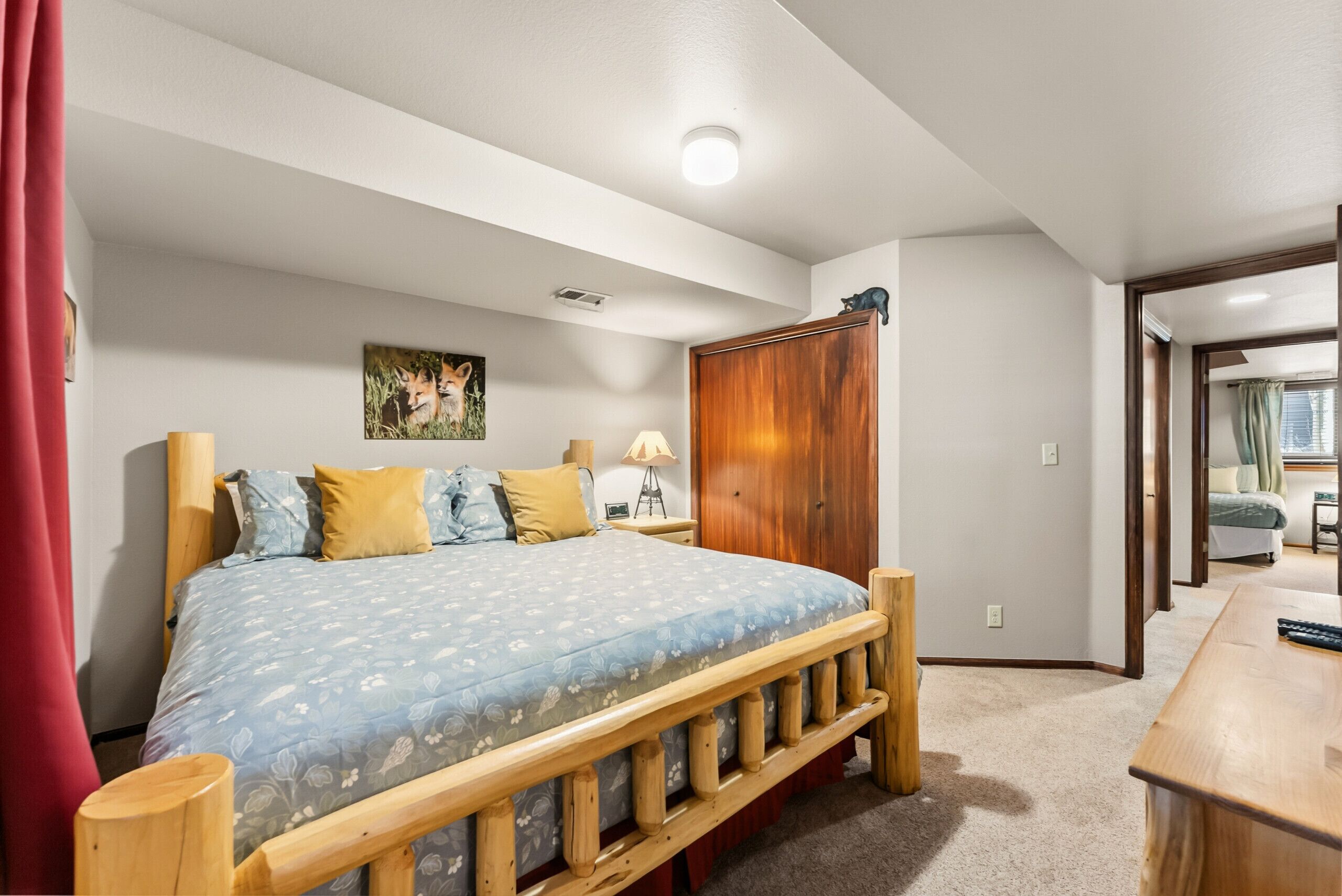 3 bedrooms, iron/ironing board, travel crib, free WiFi