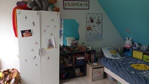 3 makuuhuonetta, silitysrauta/-lauta, Wi-Fi, vuodevaatteet