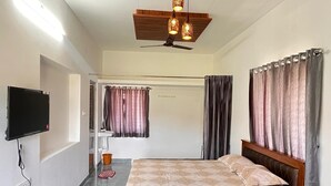 豪華客房, 陽台, 花園景觀 | 書桌、隔音、免費無線上網