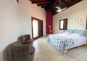 3 bedrooms - Casa com rea Gourmet e Quintal a 200 m da Praia (Itanhaém)