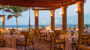 تناول الطعام بالخارج