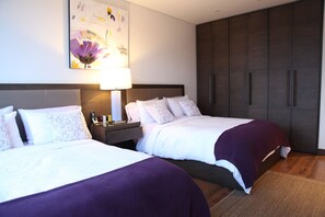 4 bedrooms, desk, iron/ironing board, free WiFi