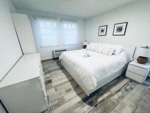 2 bedrooms, WiFi, bed sheets - Beachfront Modern Apt with Direct Sand Access in Sunny Rincon - Villa Sanfe (Rincón)