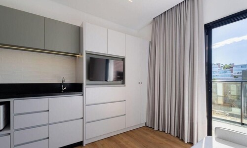 Apartments in a Building With a Pool, 180m From the Beach in Bombinhas - Sfrs