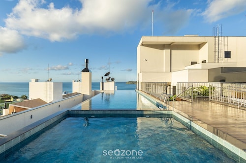 Apartments in a Building With a Pool, 220m From the Beach in Bombinhas - Sfrs