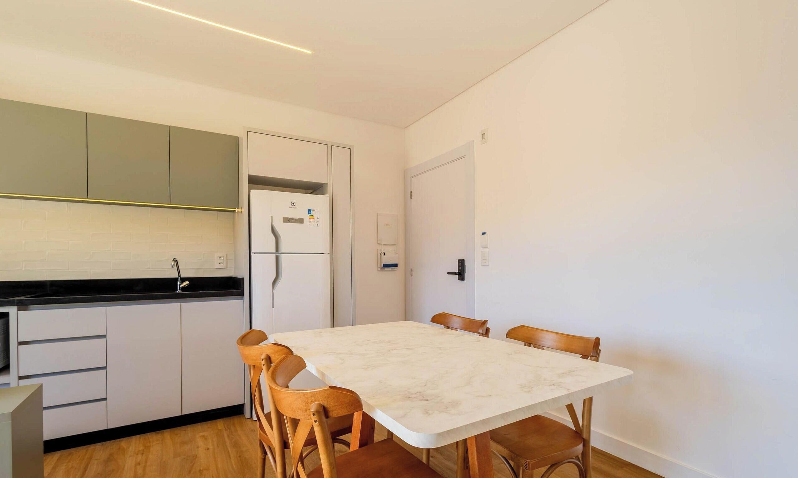 Basic Apartment | Dining