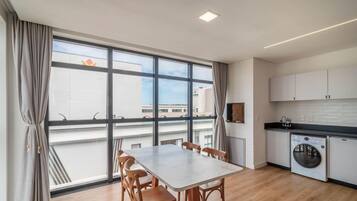 Basic Apartment | Dining