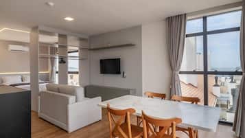 Basic Apartment | Dining