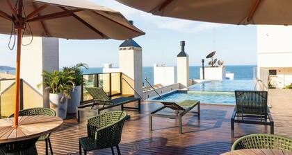 Apartments in a Building With a Pool, 180m From the Beach in Bombinhas - Sfrs