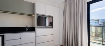 Apartments in a Building With a Pool, 180m From the Beach in Bombinhas - Sfrs
