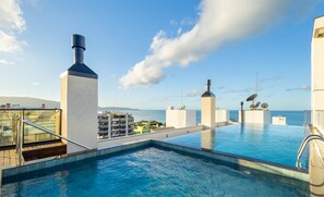 Pool - Apartments in a Building With a Pool, 180m From the Beach in Bombinhas - Sfrs (Bombinhas)