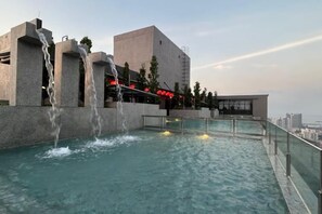 Unclassified image, 4 of 15, button - Cozy 2BR Sky Pool & Panoramic Views 1-6 Guests (Gelugor)