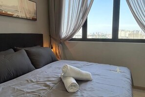 Unclassified image, 5 of 15, button - Cozy 2BR Sky Pool & Panoramic Views 1-6 Guests (Gelugor)