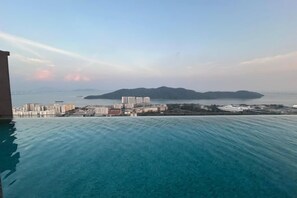 Unclassified image, 4 of 15, button - Cozy 2BR Sky Pool & Panoramic Views 1-6 Guests (Gelugor)
