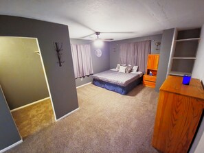 3 habitaciones, tabla de planchar con plancha, wifi y ropa de cama 