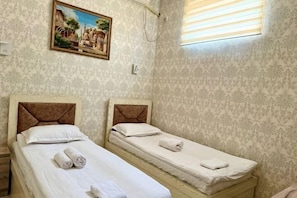 Cribs/infant beds