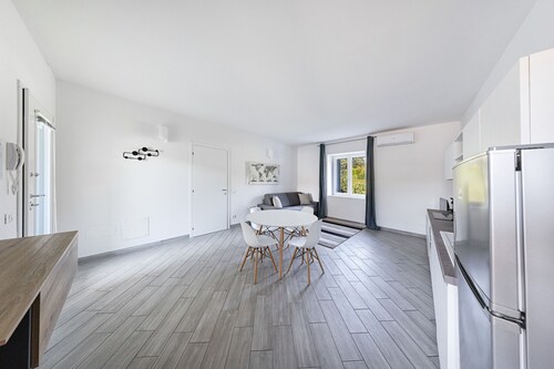 Erdgeschosswohnung mit Pool