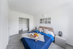 2 bedrooms, iron/ironing board, travel crib, free WiFi