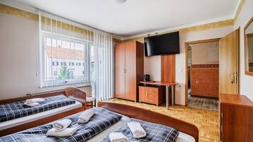 1 bedroom, internet, bed sheets