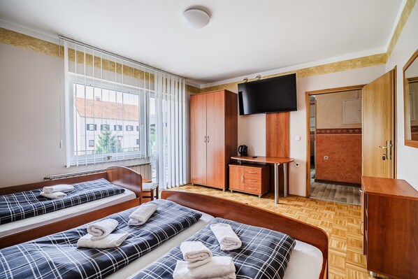 1 bedroom, internet, bed sheets