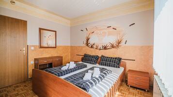 1 bedroom, internet, bed sheets