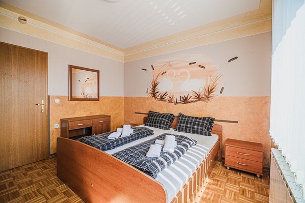 1 chambre, accĂšs Internet, draps fournis