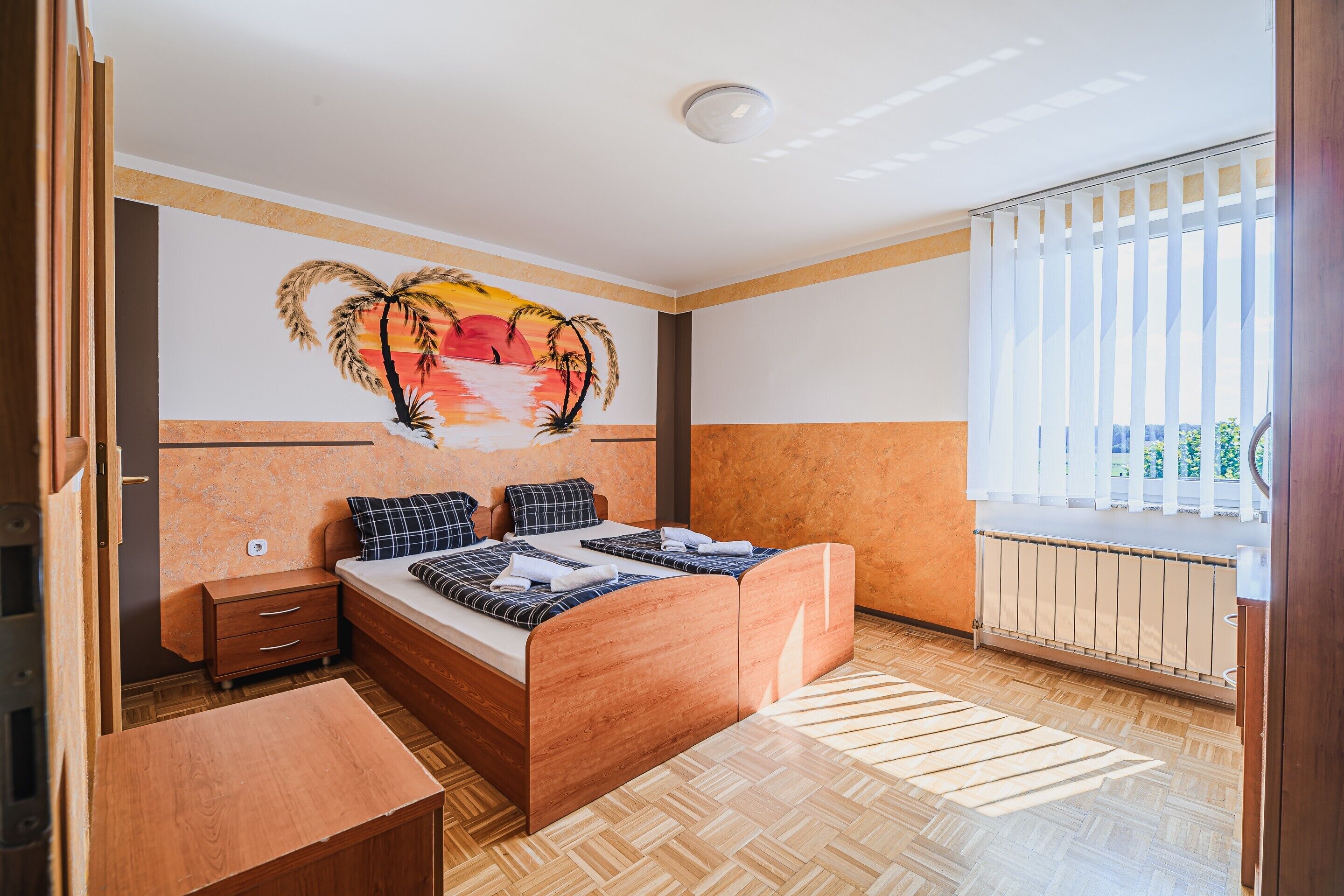 1 bedroom, internet, bed sheets