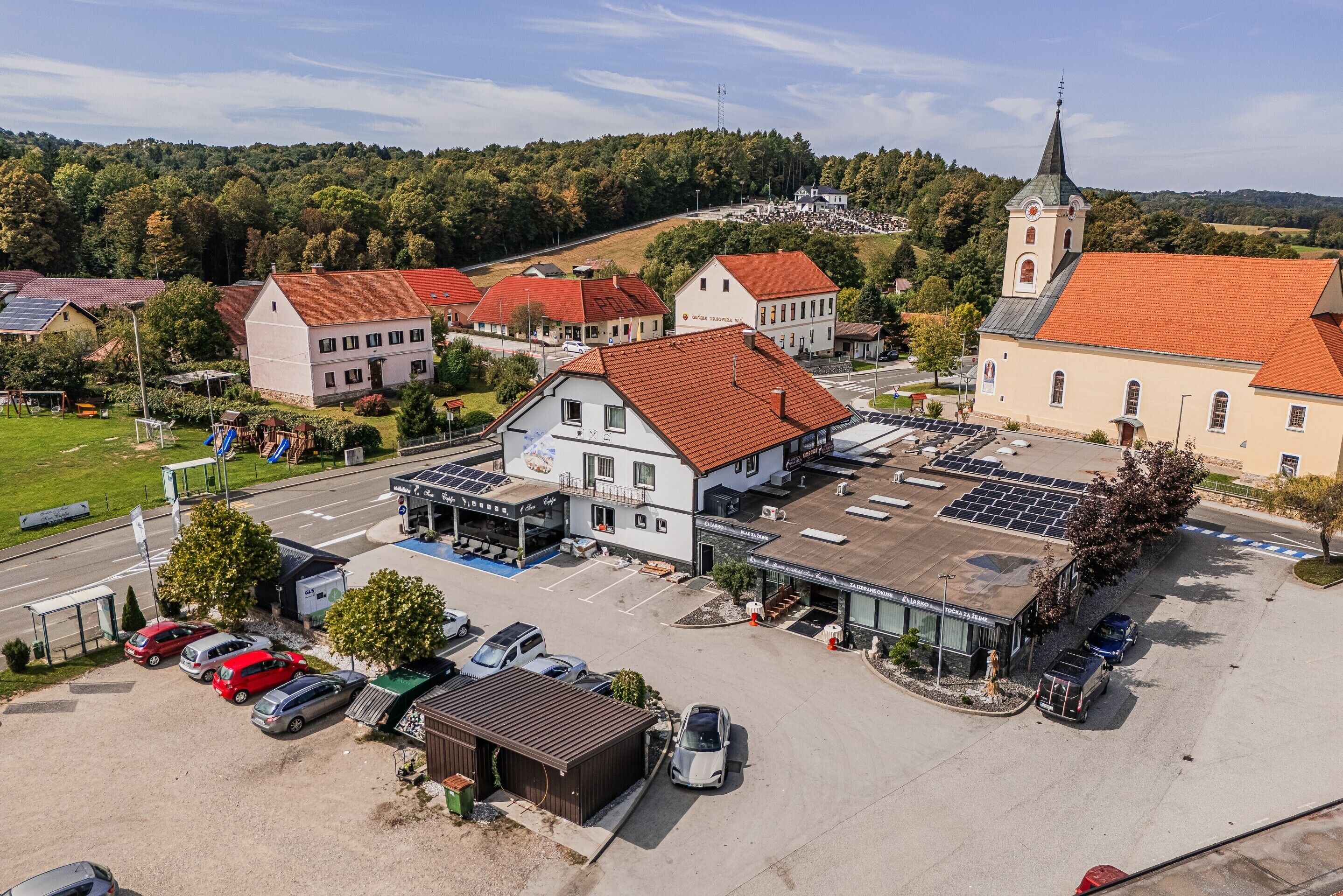 المنشأة من الخارج