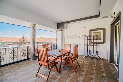 Comfortable Apartment with Terrace at Siva Čaplja