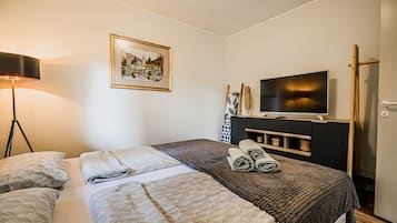 1 bedroom, iron/ironing board, bed sheets