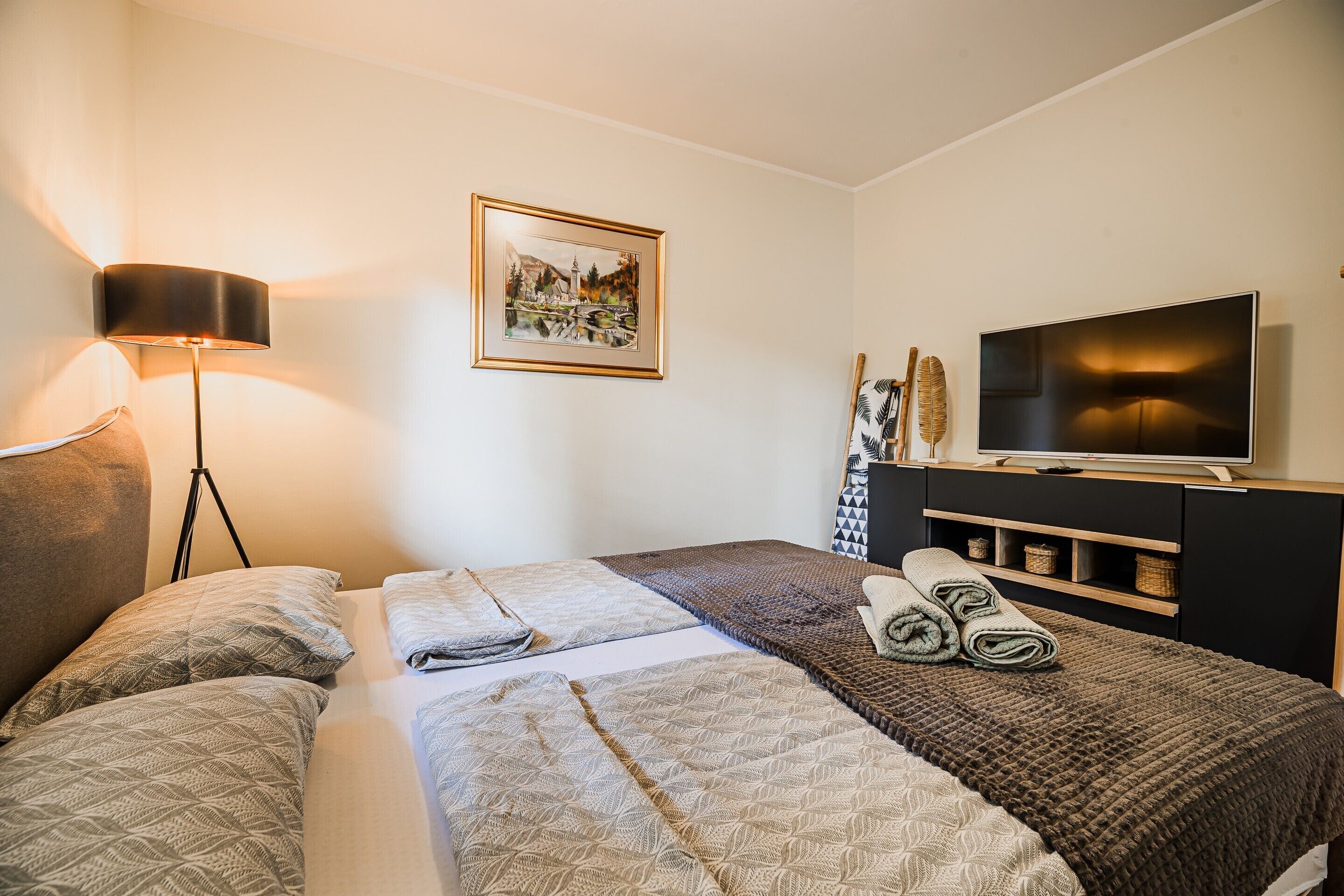 1 bedroom, iron/ironing board, bed sheets