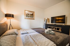 1 Schlafzimmer, Bügeleisen/Bügelbrett, Bettwäsche