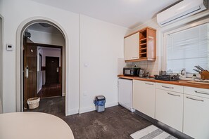 Fridge, microwave, stovetop, toaster