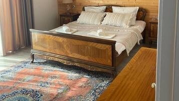 3 bedrooms, internet, bed sheets
