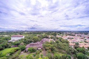 Unclassified image, 5 of 26, button - Fairview House - Luxstay near Airport (Kelapa Dua)