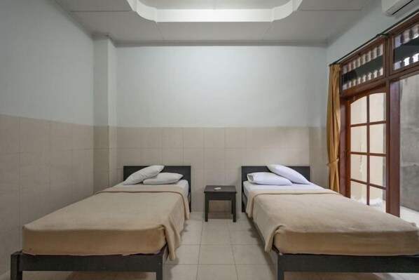 Room - Super OYO 1952 Hotel Dewata Indah (Denpasar)