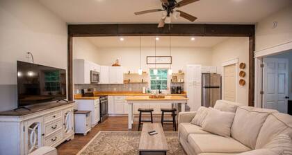 Family-Friendly Barn Retreat in West Jefferson, NC